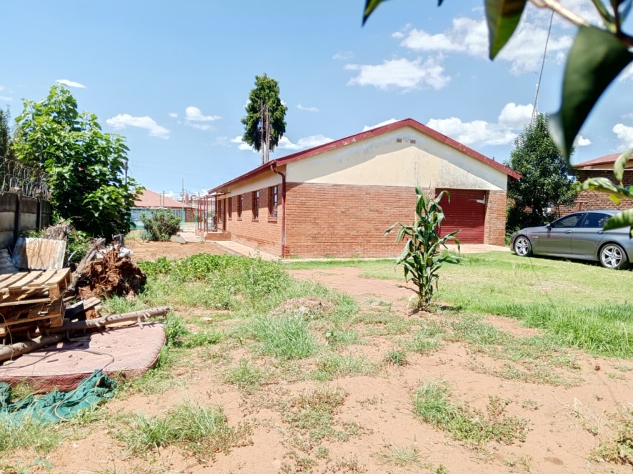 3 Bedroom Property for Sale in Phuthaditjhaba Free State